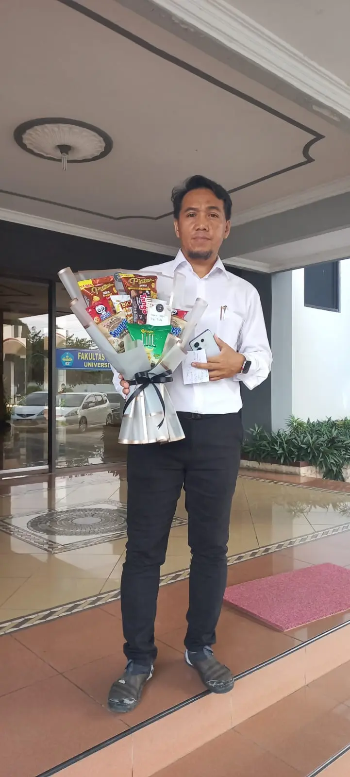 pembeli buket snack mahasiswa unwiku