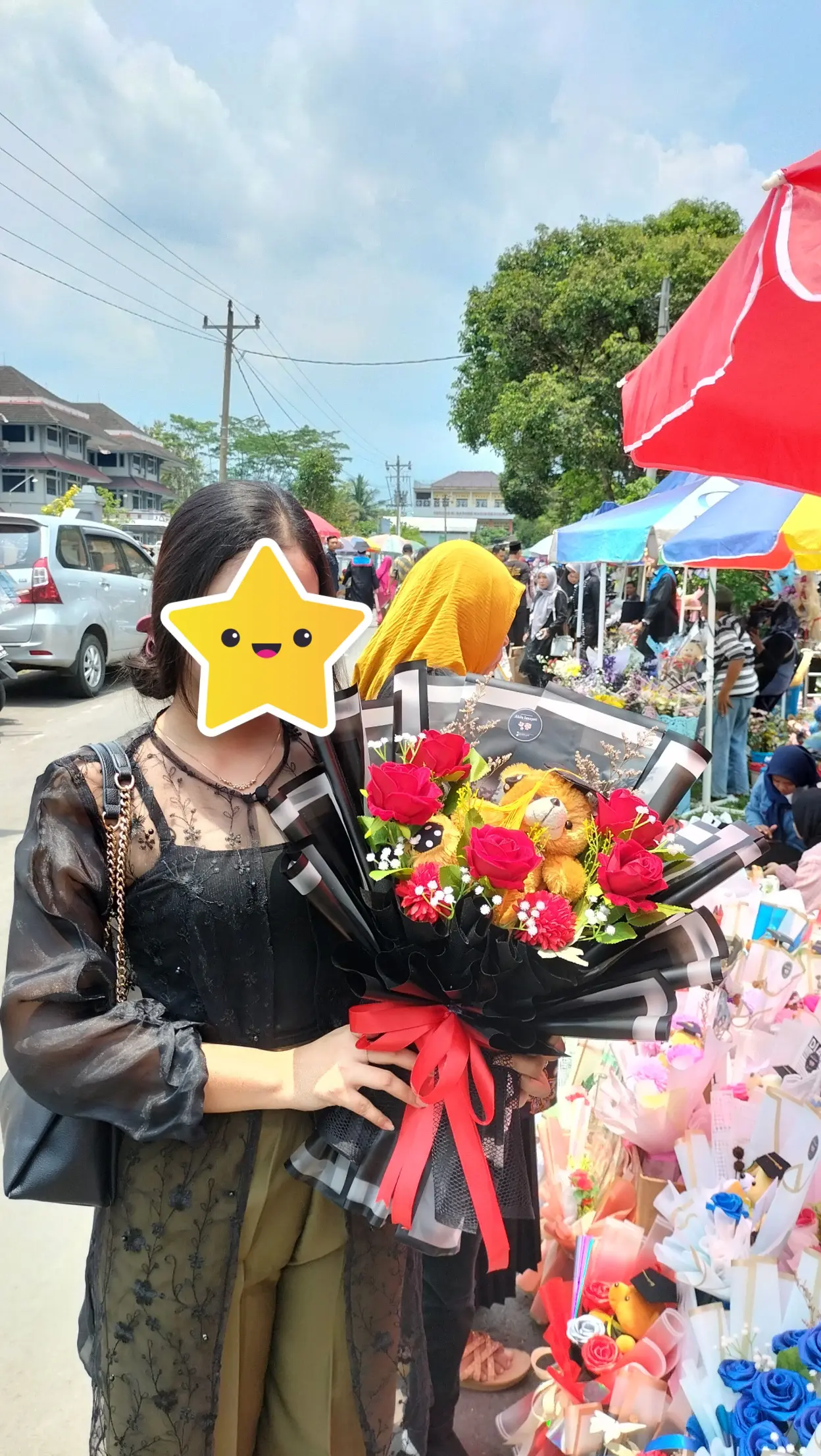 buket bunga mawar premium isi 6 tangkai teddy bear di wisuda ump