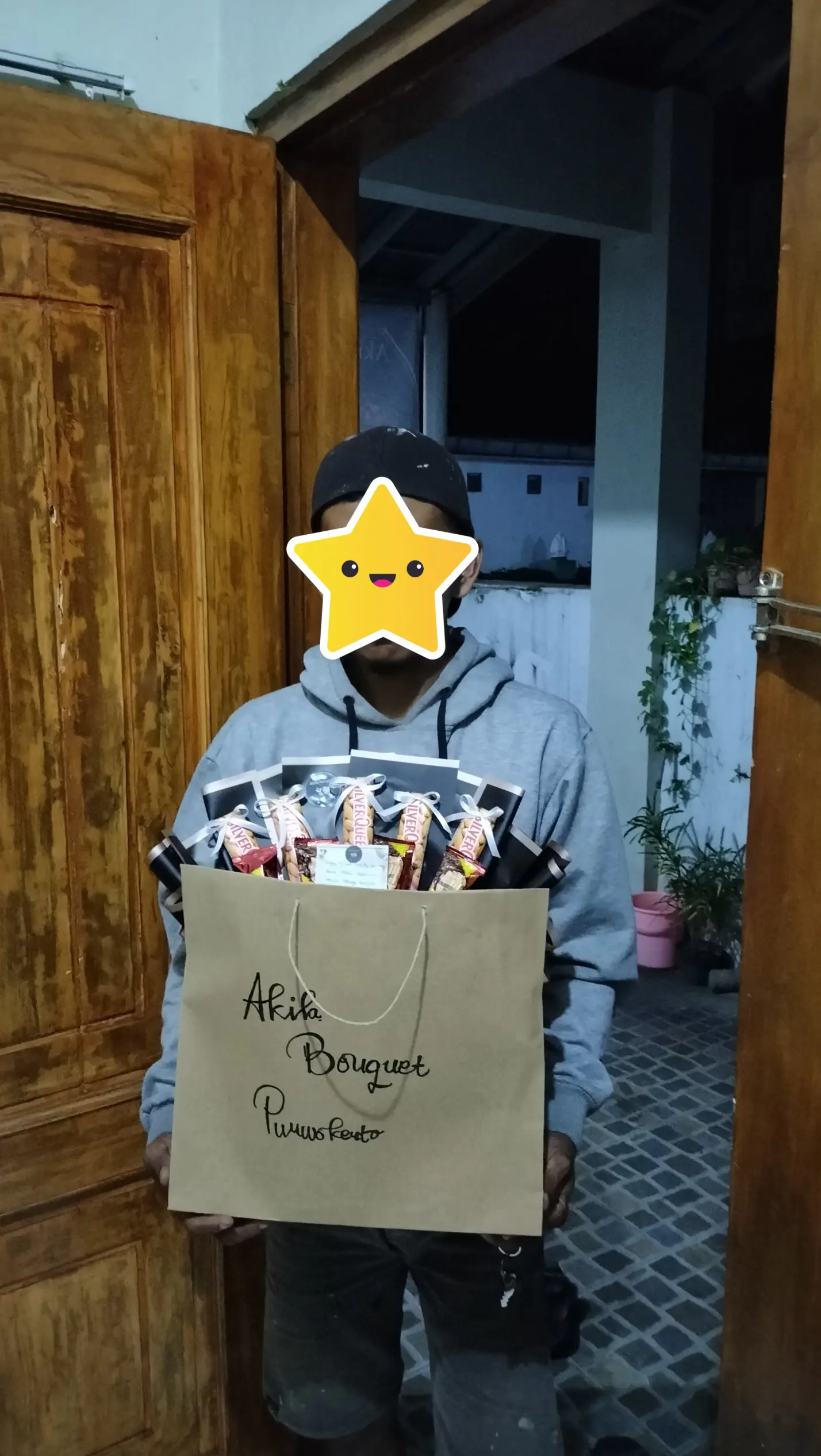 pembeli buket 5 pcs coklat silverqueen dan bengbeng