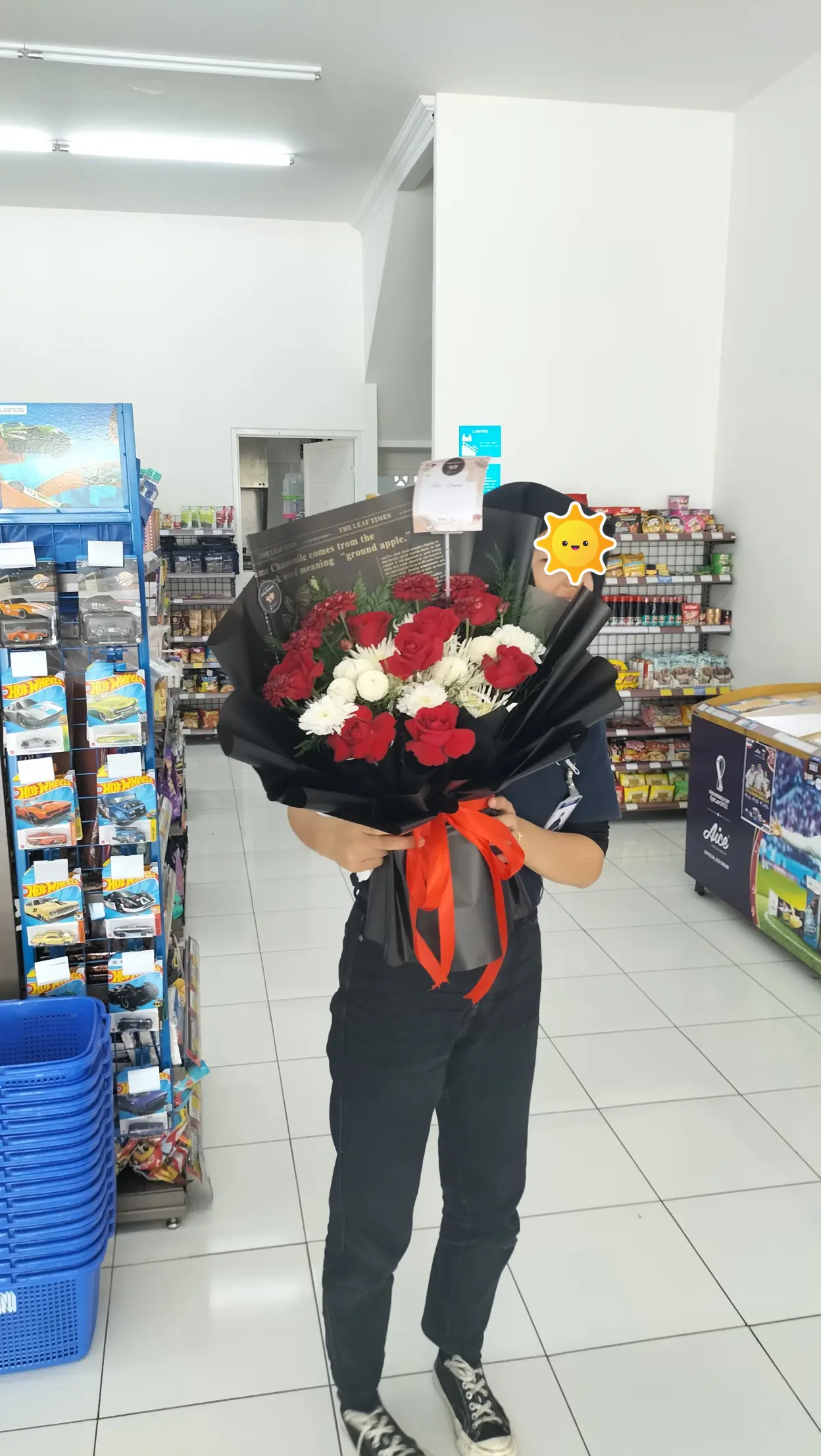 pembeli buket bunga asli 9 mawar merah wrapping hitam purwokerto