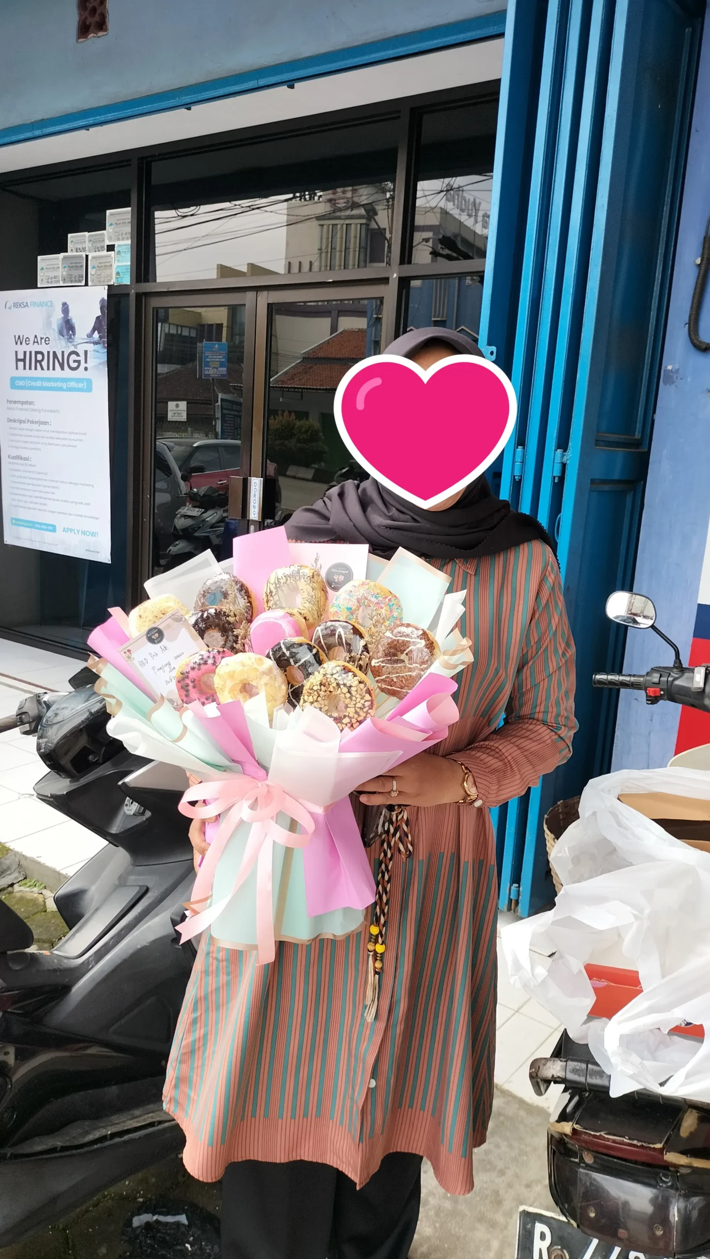 pembeli buket donat, menggunakan donat eigo purwokerto