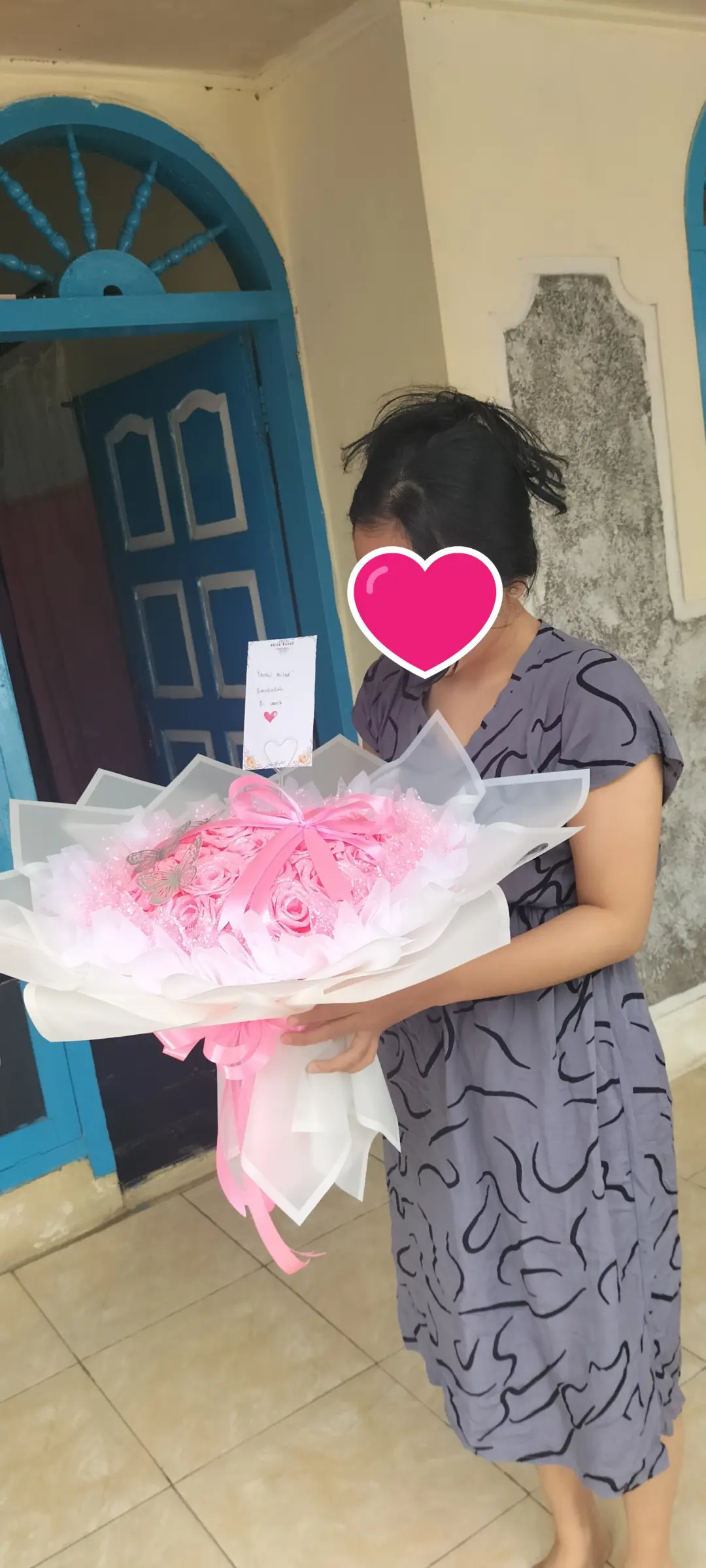 buket bunga satin pink isi 25pcs wrapping putih
