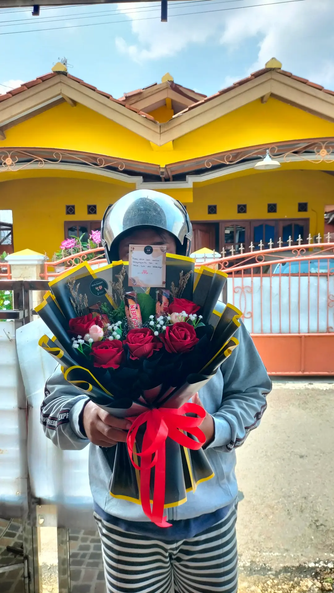 buket valentine chunky bar silverqueen 5 mawar merah
