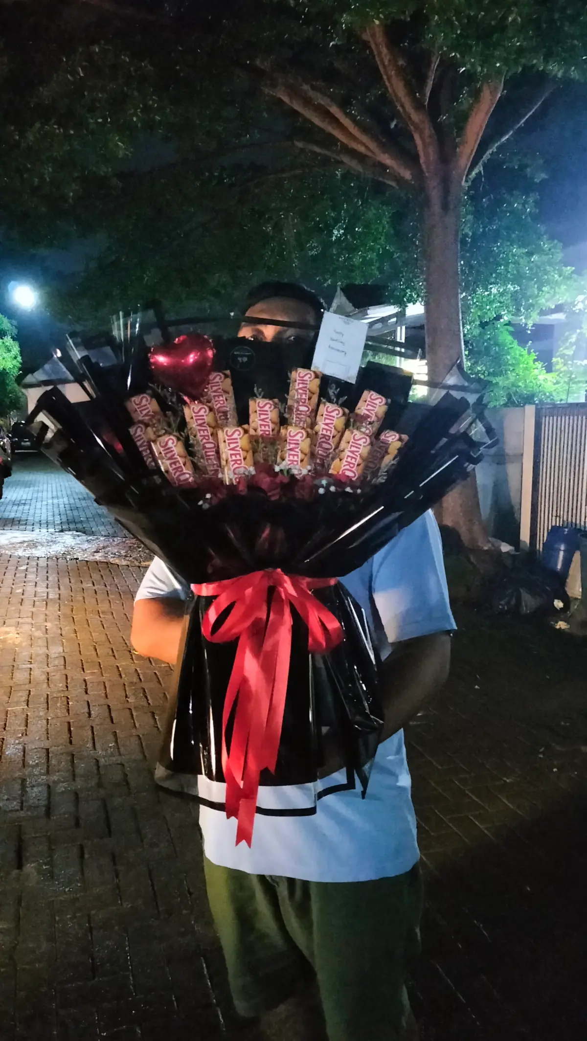 Pengiriman buket coklat Silverqueen Cioccolato ke Perumahan Bumi Arca Indah Purwokerto