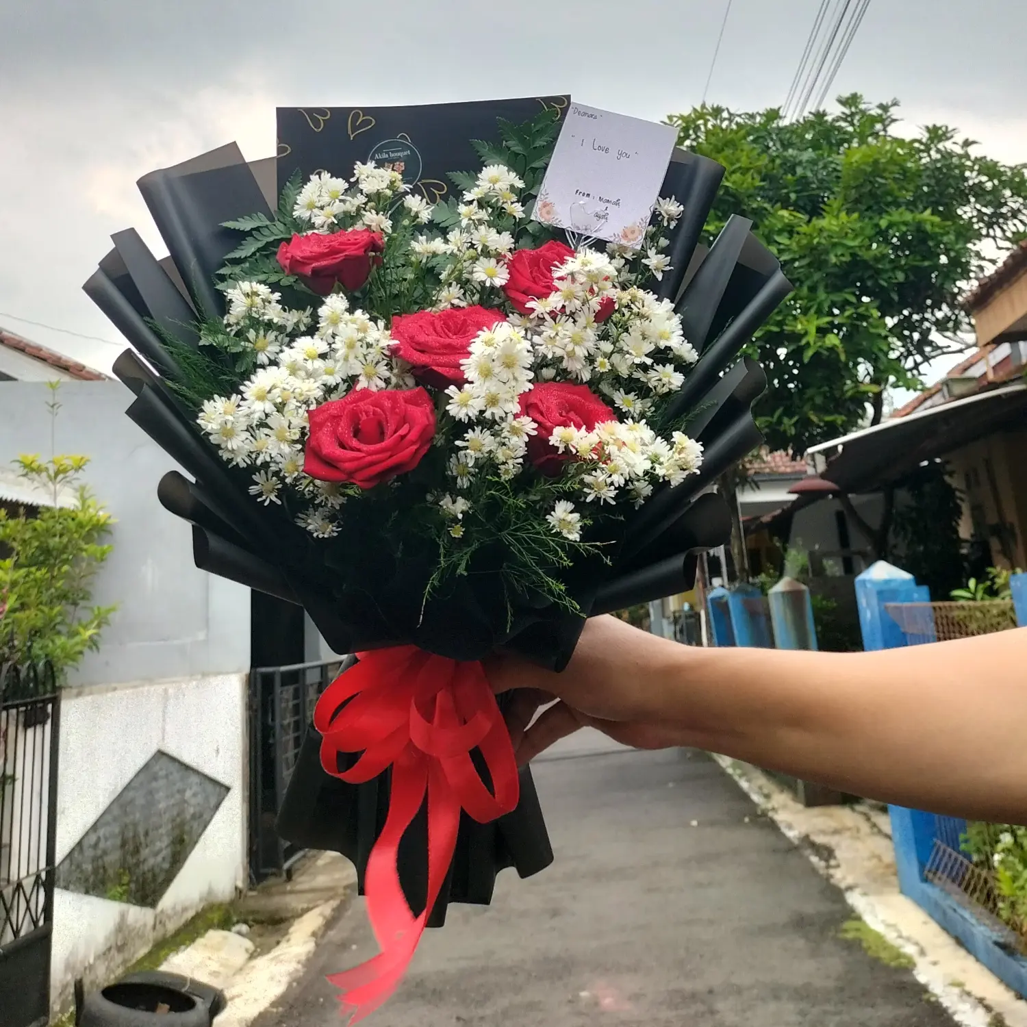 Jual Buket Bunga Segar Mawar Merah 5pcs Five Roses Purwokerto