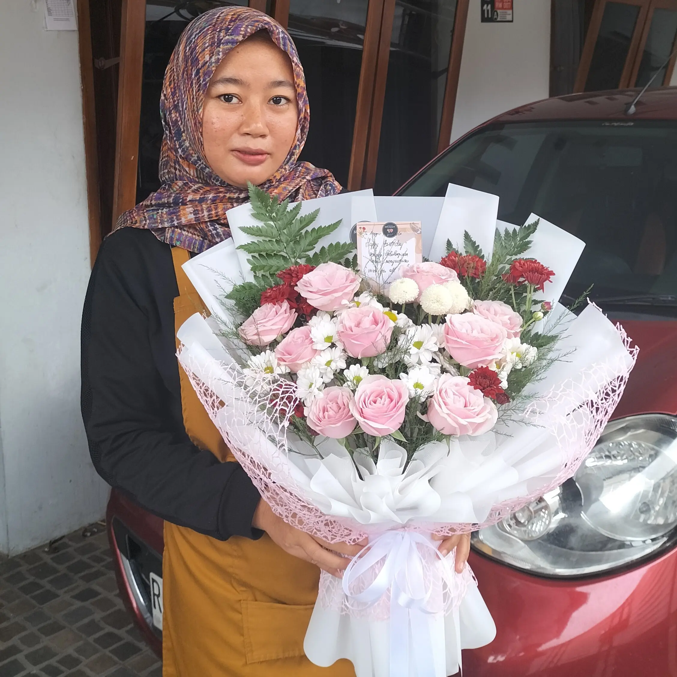 jual buket bunga segar 10 tangkai mawar pink asli untuk ulang tahun atau anniversary bisa kirim Purwokerto sekitarnya