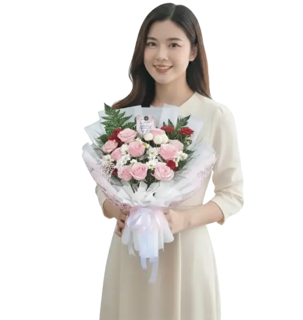 produk buket bunga segar by AKILA di pegang oleh wanita